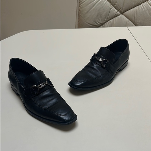 HUGO BOSS LEATHER LOAFERS WITH BRANDED HARDWARE TRIM Men's SIZE 6.5 - Picture 3 of 10